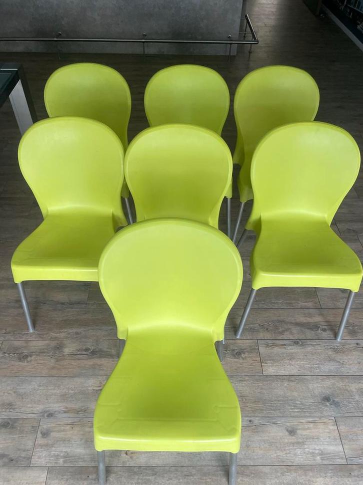 7x Groene stapelbare stoelen, Huis en Inrichting, Stoelen, Gebruikt, Vijf, Zes of meer stoelen, Kunststof, Overige kleuren, Ophalen