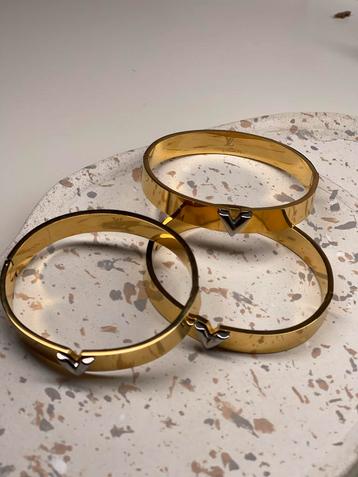 Stijlvolle Roestvrijstalen Armbanden beschikbaar voor biedingen