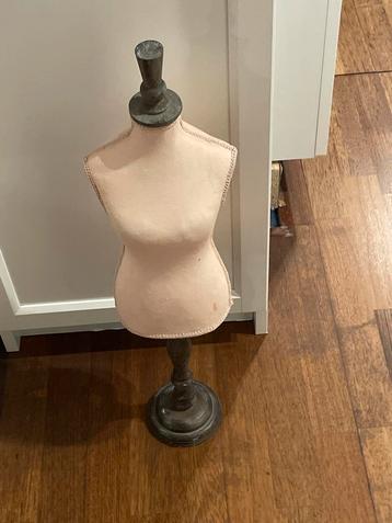 Miniatuur paspopje 58 cm beschikbaar voor biedingen