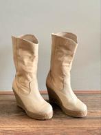 Beige laarzen met sleehakken in maat 36, Kleding | Dames, Schoenen, Beige, Lage of Enkellaarzen, Ophalen of Verzenden, Zo goed als nieuw
