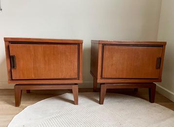 Vintage nachtkastjes  beschikbaar voor biedingen