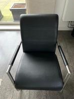 zwarte fauteuil in kunstleder, Huis en Inrichting, Fauteuils, Stoer - modern, Minder dan 75 cm, Gebruikt, Metaal