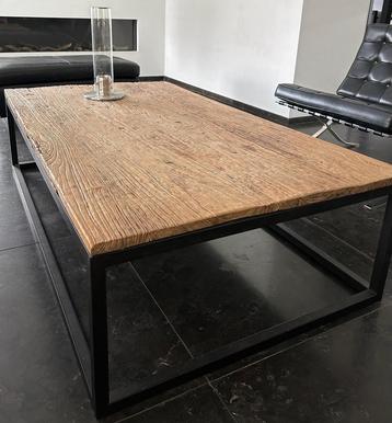 Salontafel oud hout met zwart stalen frame  beschikbaar voor biedingen