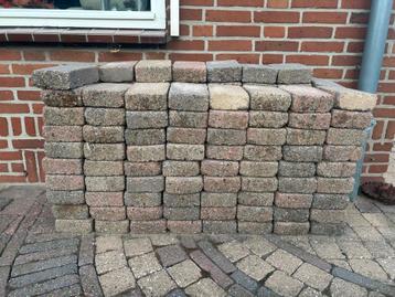 Stapel stenen 24x14 cm
Bonte kleur.
 beschikbaar voor biedingen