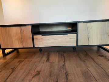 TV meubel (Zundert, Woonexpress)