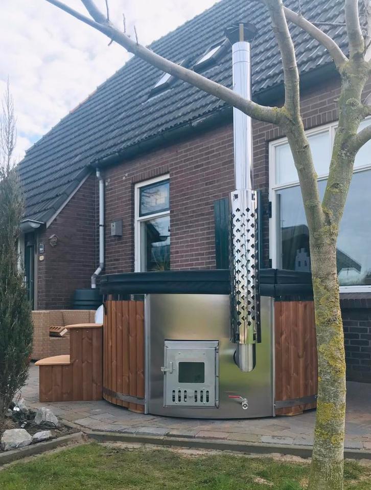 Hottub houtgestookt tub luchtjets bubbelbad voorraad, Tuin en Terras, Bubbelbaden en Hottubs, Nieuw, Vast, Trap, Ophalen