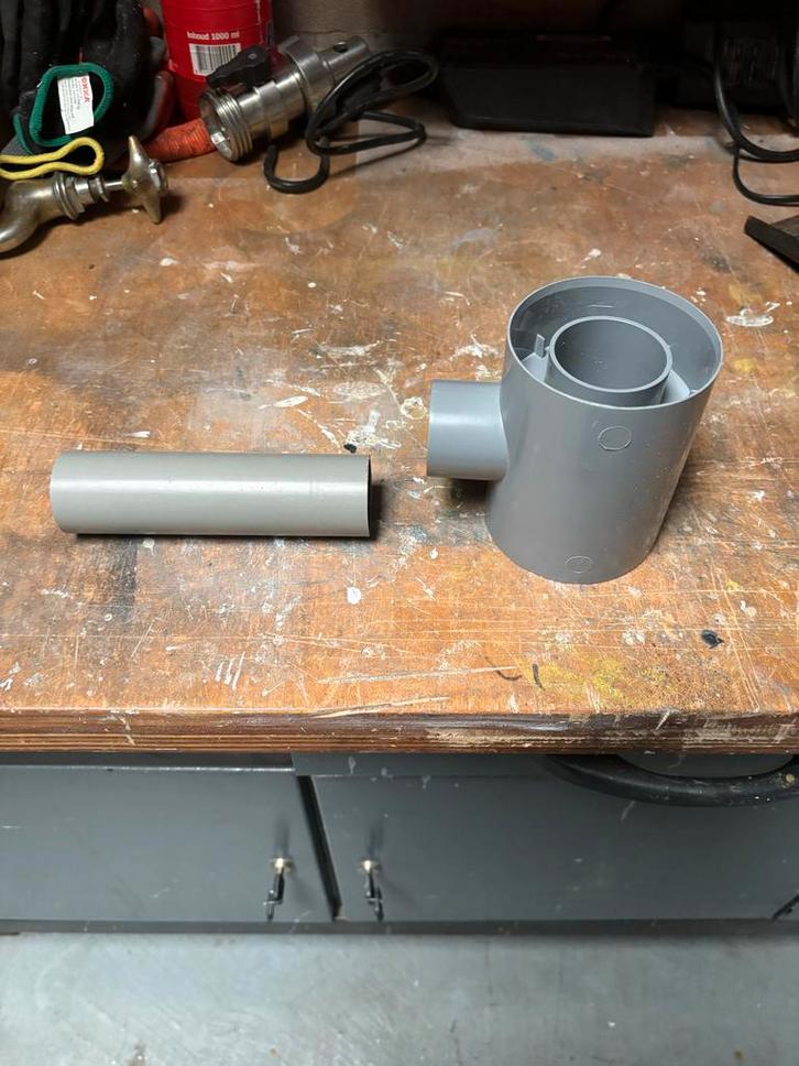 Regenton aansluiting regenpijp, Doe-het-zelf en Verbouw, Buizen en Afvoer, Gebruikt, Afvoer, Pvc, Minder dan 2 meter, 80 mm of meer