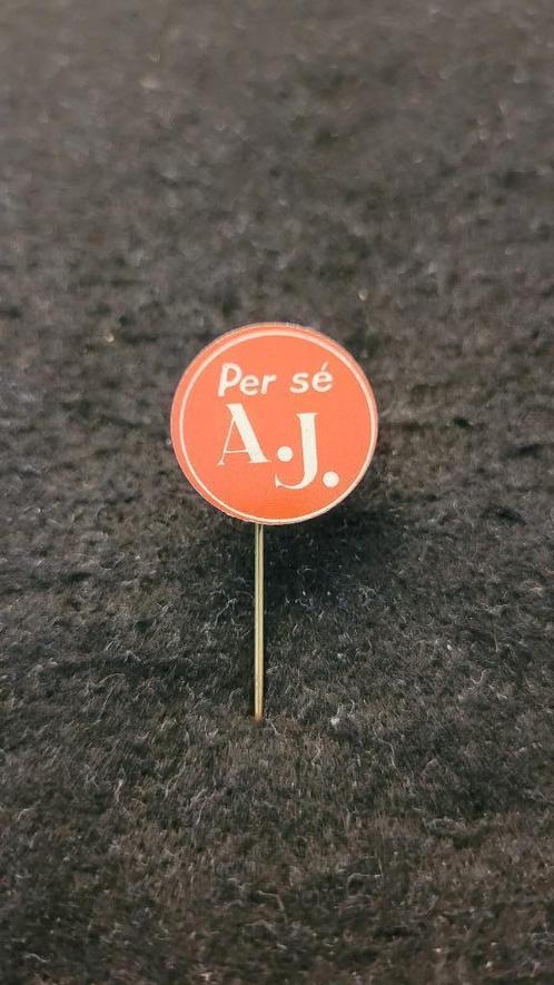 AJ pudding Groningen speldje, Verzamelen, Speldjes, Pins en Buttons, Gebruikt, Speldje of Pin, Merk, Verzenden
