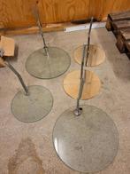 Standaard voor paspoppen, Ophalen