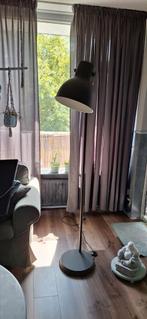Vloerlamp kleur grijs, Ophalen, Zo goed als nieuw