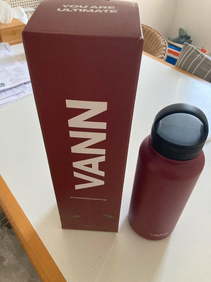 Drinkfles RVS 3 wandig 1 liter NIEUW IN DOOS merk VANN, Sport en Fitness, Bidons, Nieuw, Ophalen of Verzenden