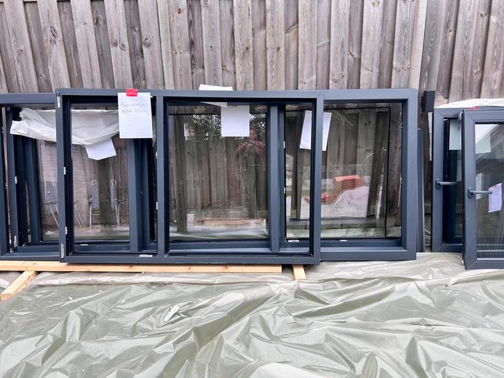 Nieuwe raamkozijnen dakkapel, Doe-het-zelf en Verbouw, Glas en Ramen, Zo goed als nieuw, Dakraam, 80 tot 120 cm, 160 cm of meer