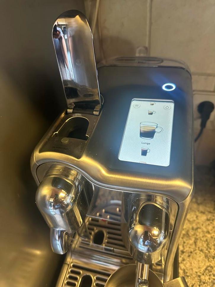 Sage Nespresso Koffiemachine – Luxe uitvoering met melkkan, Witgoed en Apparatuur, Koffiezetapparaten, Zo goed als nieuw, Koffiemachine