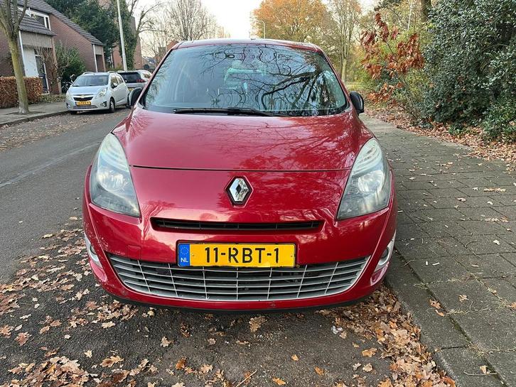 Renault Grand Scenic 2.0 16V MOTOR DEFECT 7P 2011 Rood, Auto's, Renault, Particulier, Grand Scenic, Benzine, C, MPV, Automaat