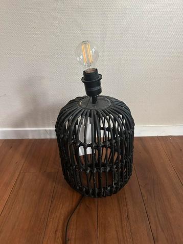 Rotan lamp (evt met gratis lampenkap)
