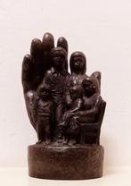 Beeldje gezin., Ophalen of Verzenden