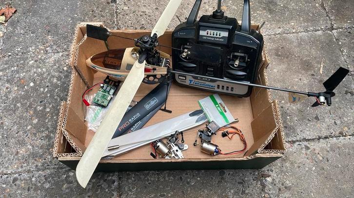 E sky radiografische helikopter voor onderdelen, Hobby en Vrije tijd, Modelbouw | Radiografisch | Helikopters en Quadcopters, Gebruikt