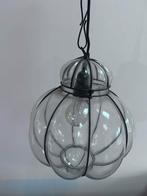 Mooie elegante glazen hanglamp, Gebruikt, 50 tot 75 cm, Klassiek, Ophalen of Verzenden