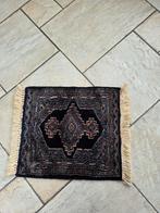 Handgemaakt kleedje 43 x 40 cm, Huis en Inrichting, Stoffering | Tapijten en Kleden, Ophalen of Verzenden, Zo goed als nieuw