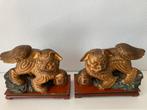 Tempel leeuwen. Stel. Antiek. Originele polychroom. Gaaf., Antiek en Kunst, Verzenden
