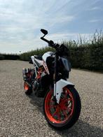 KTM 390 Duke 2017 - Akrapovic uitlaat, Motoren, ABS, Particulier, 373 cc, Minimaal motorrijbewijs A2