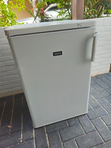 Zanussi tafelmodel vriezer 3 lades TT110F beschikbaar voor biedingen