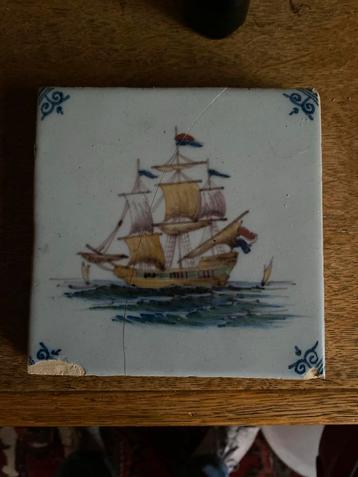 Delfts Blauw Tegel met Schip Tichelaar Makkum beschikbaar voor biedingen