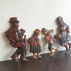 Peruaans gezin houtsnijwerk muurhangers  2402, Antiek en Kunst, Ophalen of Verzenden