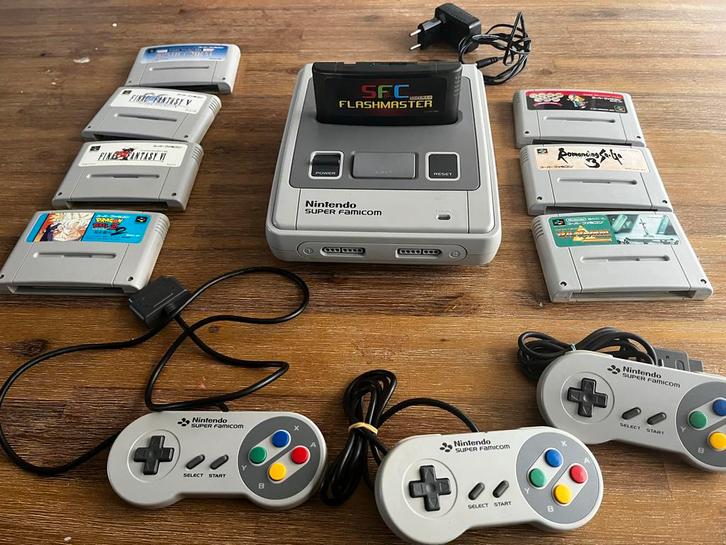 Super Famicom Console met Games & Flashmaster, Spelcomputers en Games, Spelcomputers | Nintendo Super NES, Gebruikt, Met 3 controllers of meer