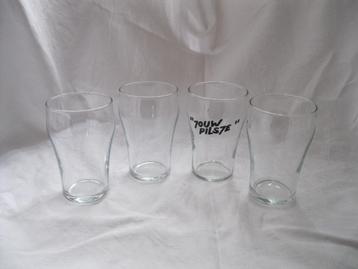 4 kleine bierglazen beschikbaar voor biedingen