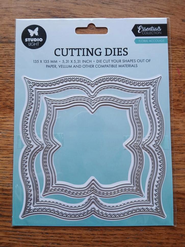 Stansen Set - Studio Light, Spellbinders, Hobby en Vrije tijd, Scrapbooking, Nieuw, Frame of Mal, Overige merken, Ophalen of Verzenden