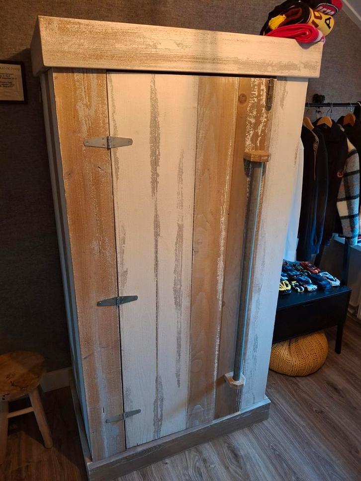 Steigerhouten kledingkast, Huis en Inrichting, Kasten | Kledingkasten, Zo goed als nieuw, 150 tot 200 cm, 50 tot 100 cm, 50 tot 75 cm
