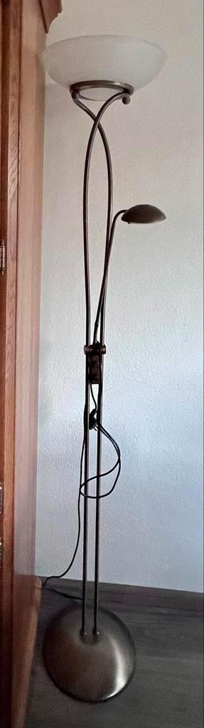 Gratis vloerlamp, Huis en Inrichting, Lampen | Vloerlampen, Gebruikt, 150 tot 200 cm, Glas, Metaal, Ophalen