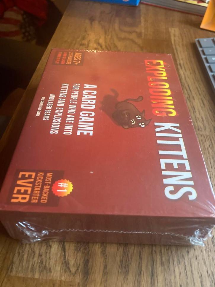 Exploding Kittens Kaartspel incl uitbreiding, Hobby en Vrije tijd, Gezelschapsspellen | Kaartspellen, Nieuw, Een of twee spelers
