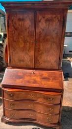 Mooi wortel noten houten secretaire, Ophalen