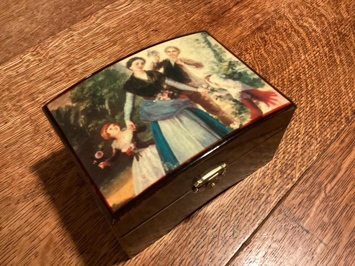 Antiek Lakkistje.Schildpad Look met Romantische Voorstelling, Antiek en Kunst, Antiek | Woonaccessoires, Ophalen of Verzenden