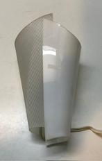 Leuke wandlamp uitgevoerd in transparante kunststof, Ophalen of Verzenden, Zo goed als nieuw, Kunststof