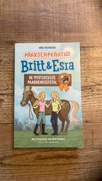 Britt en Esra - De mysterieuze paardendiefstal, Ophalen of Verzenden, Zo goed als nieuw, Joke Reijnders