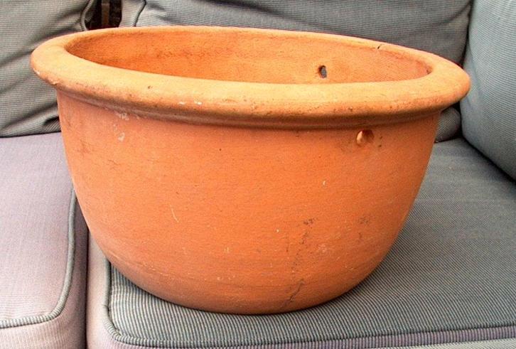 dikke / zware terra cotta hang bloempot voor buiten, Tuin en Terras, Bloempotten, Zo goed als nieuw, Terracotta, Minder dan 40 cm