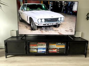 TV meubel / kast beschikbaar voor biedingen