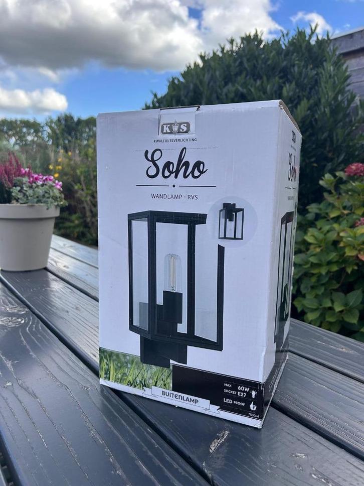 Nieuwe KTS Soho Wandlamp voor buiten, Huis en Inrichting, Lampen | Wandlampen, Nieuw, Ophalen of Verzenden