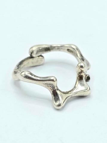 Zilveren Modernistische Ring beschikbaar voor biedingen