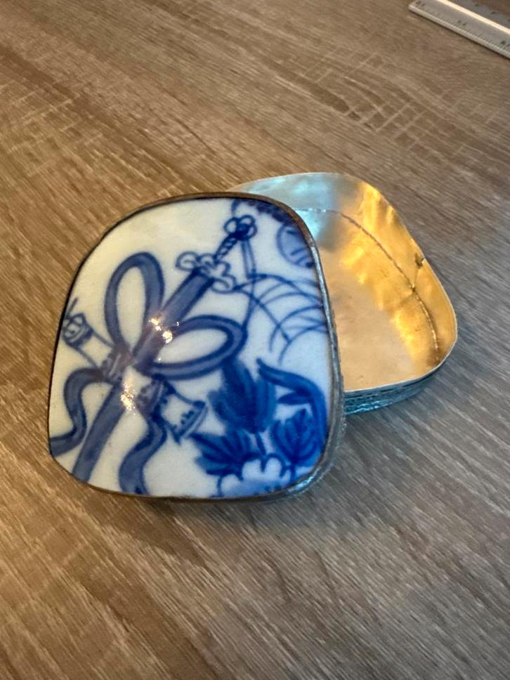 Chinees Porseleinen Sieradendoosje, Antiek en Kunst, Antiek | Keramiek en Aardewerk, Verzenden