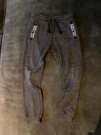 Grijze joggingbroek maat 122, Ophalen of Verzenden, Zo goed als nieuw, Jongen, Broek