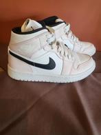 Nike air jordan mid 1 light violet black rose 36,5, Kleding | Dames, Ophalen of Verzenden, Zo goed als nieuw, Zwart, Sneakers of Gympen