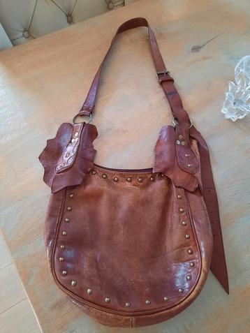 Wijnrode leren schoudertas/crossover met details beschikbaar voor biedingen