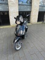 Zwarte Vespa sprint snor 2016, Fietsen en Brommers, Scooters | Vespa, Ophalen, Gebruikt, Vespa S, Benzine