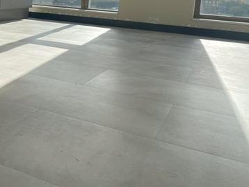 Vinyl vloer grijs - 80m2 beschikbaar voor biedingen