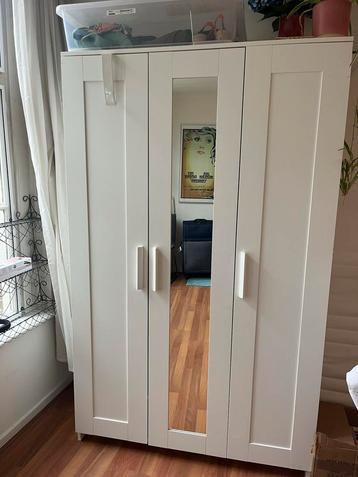 Witte IKEA Kast met spiegel beschikbaar voor biedingen
