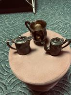 Walker & Hall - en zilvergesoldeerde 3-delige theeset, Antiek en Kunst, Ophalen of Verzenden